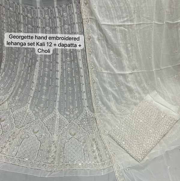 One lehnga set