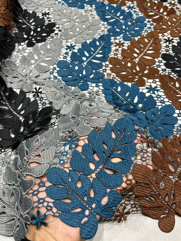 Cruasia Cutwork