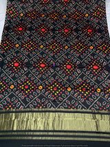 Bandhni discharge dupatta