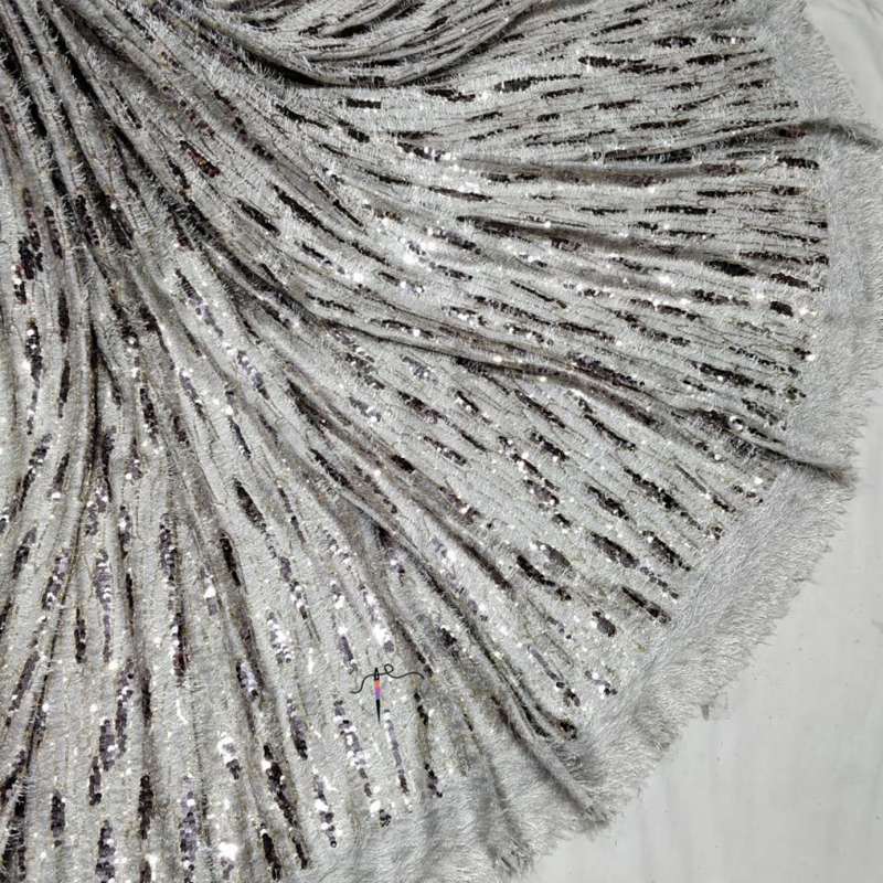 Sequin Tassles on fur nett, 58”